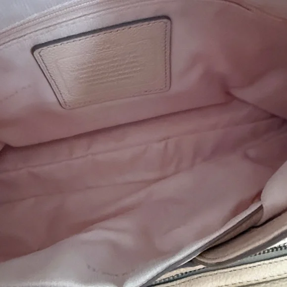 Vintage Coach peach Leather Shoulder Bag - Picture 11 of 13